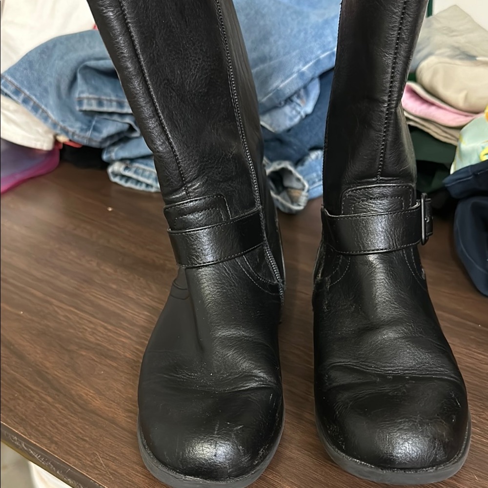 Kids Black  Knee Boots with Smooth Finish and Decorative Strap Cat & Jack Size 5